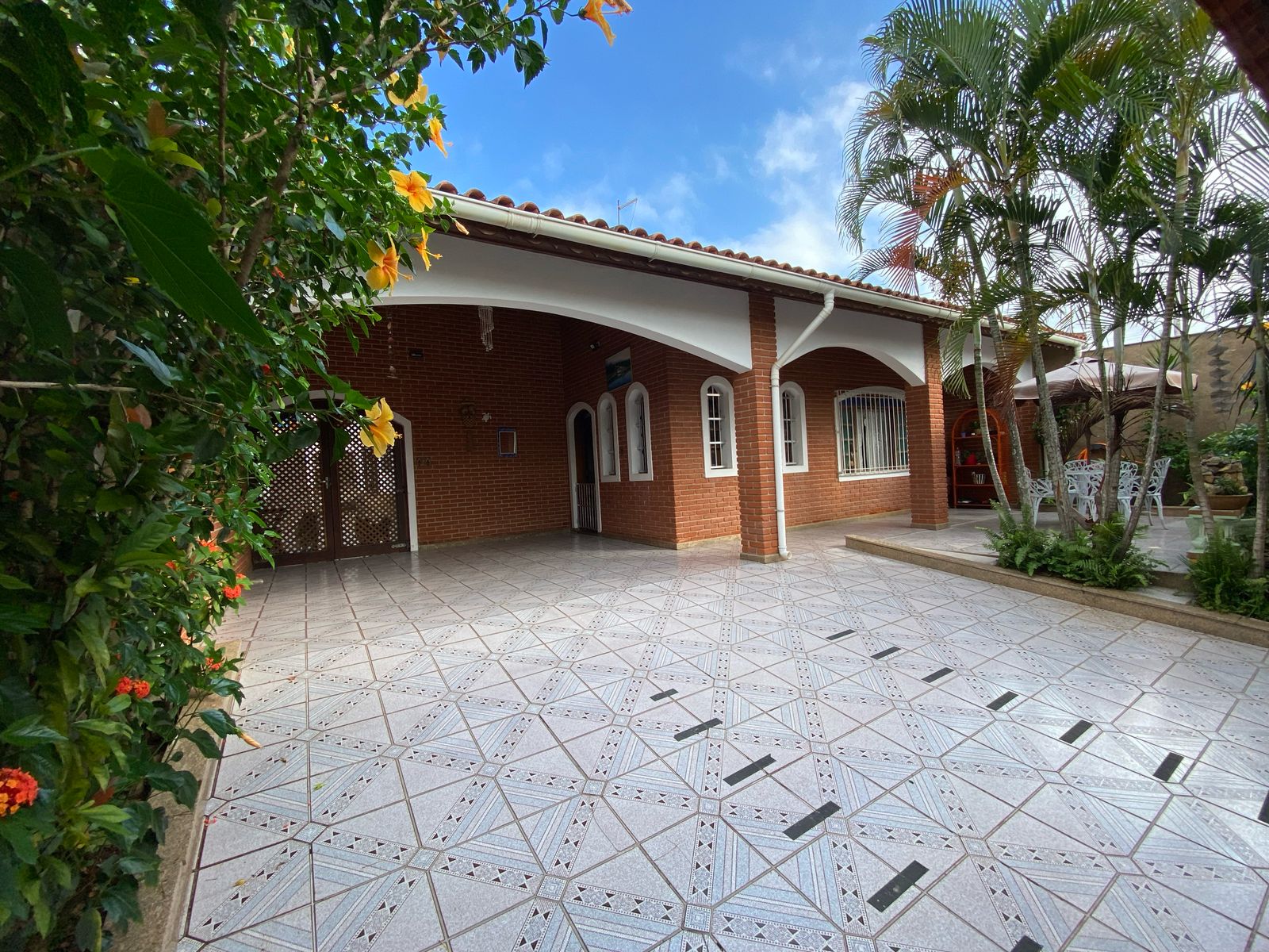 CASA NO BELMIRA NOVAES - LADO PRAIA À 350 METROS DO MAR - PERUÍBE/SP