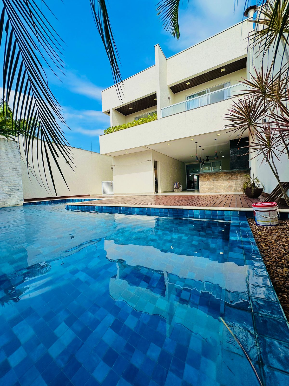 CASA ALTO PADRÃO NO BAIRRO CIBRATEL - LADO PRAIA 