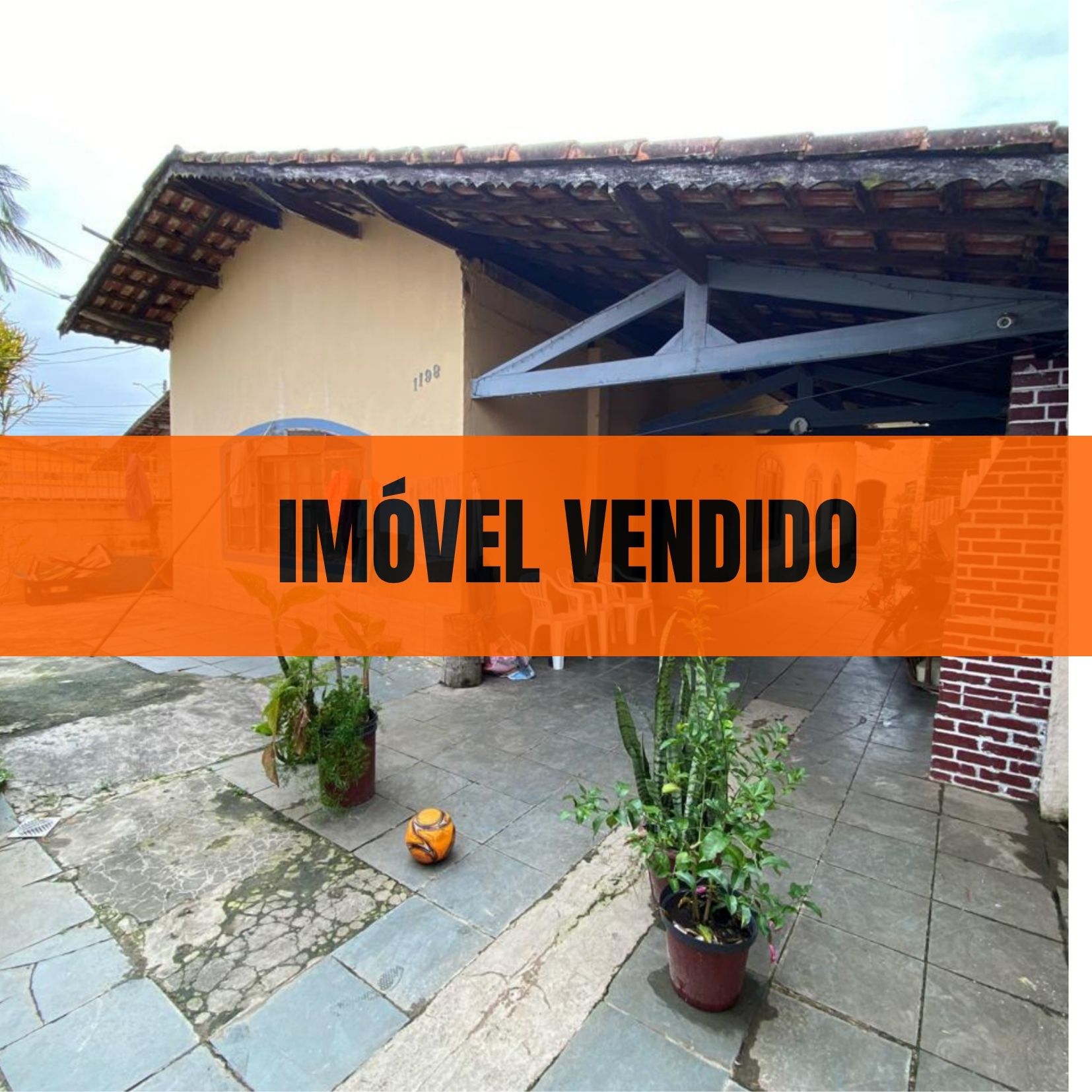 CASA COM EDÍCULA NO BAIRRO SÃO JORGE EM ITANHAÉM / SP - LADO PRAIA - 900 METROS DO MAR 