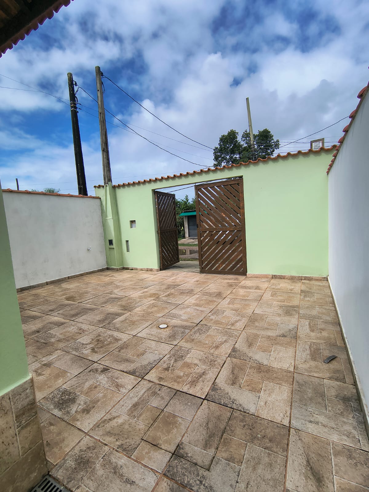 CASA ISOLADA NOVA LUIZAMAR - ITANHAÉM/SP - LADO MORRO - 400 METROS DA RODOVIA - foto 4
