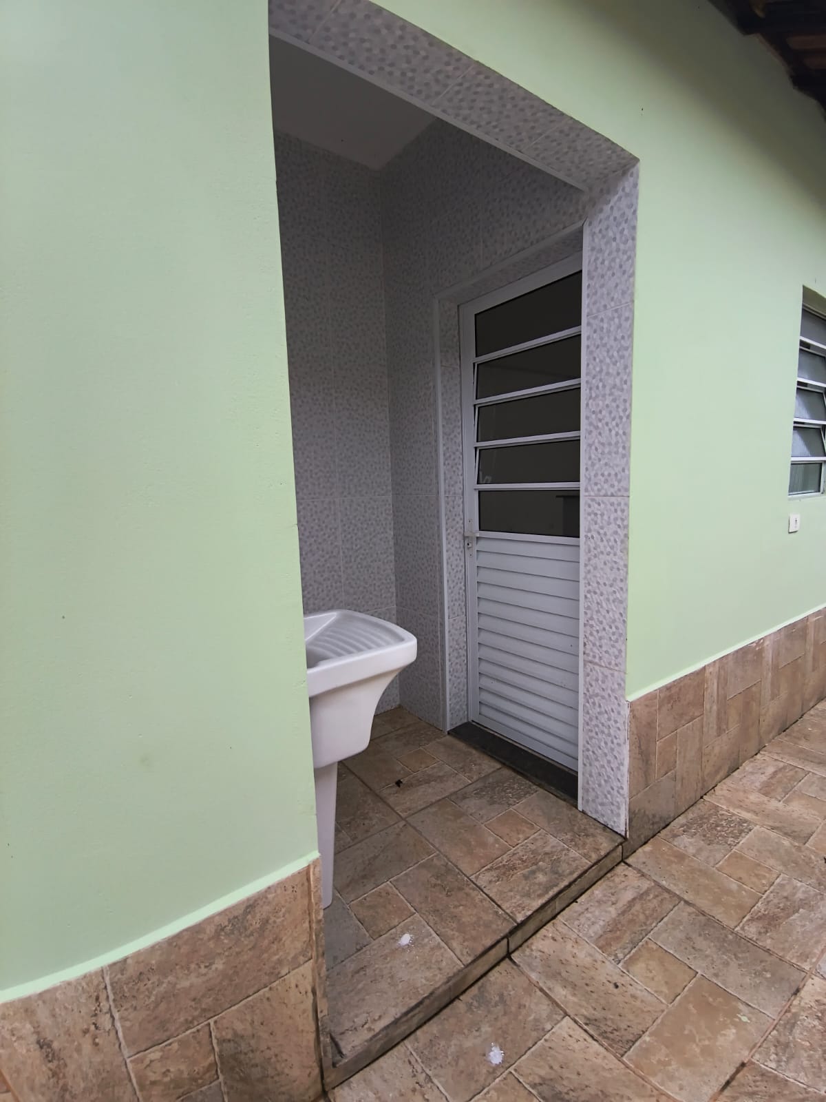 CASA ISOLADA NOVA LUIZAMAR - ITANHAÉM/SP - LADO MORRO - 400 METROS DA RODOVIA - foto 5