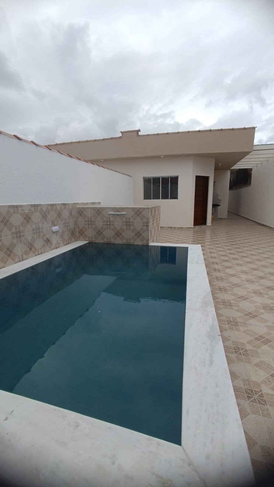02 UNIDADES DE CASA GEMINADA NO JD. JAMAICA EM ITANHAÉM - LADO PRAIA - 1.200 METROS DO MAR