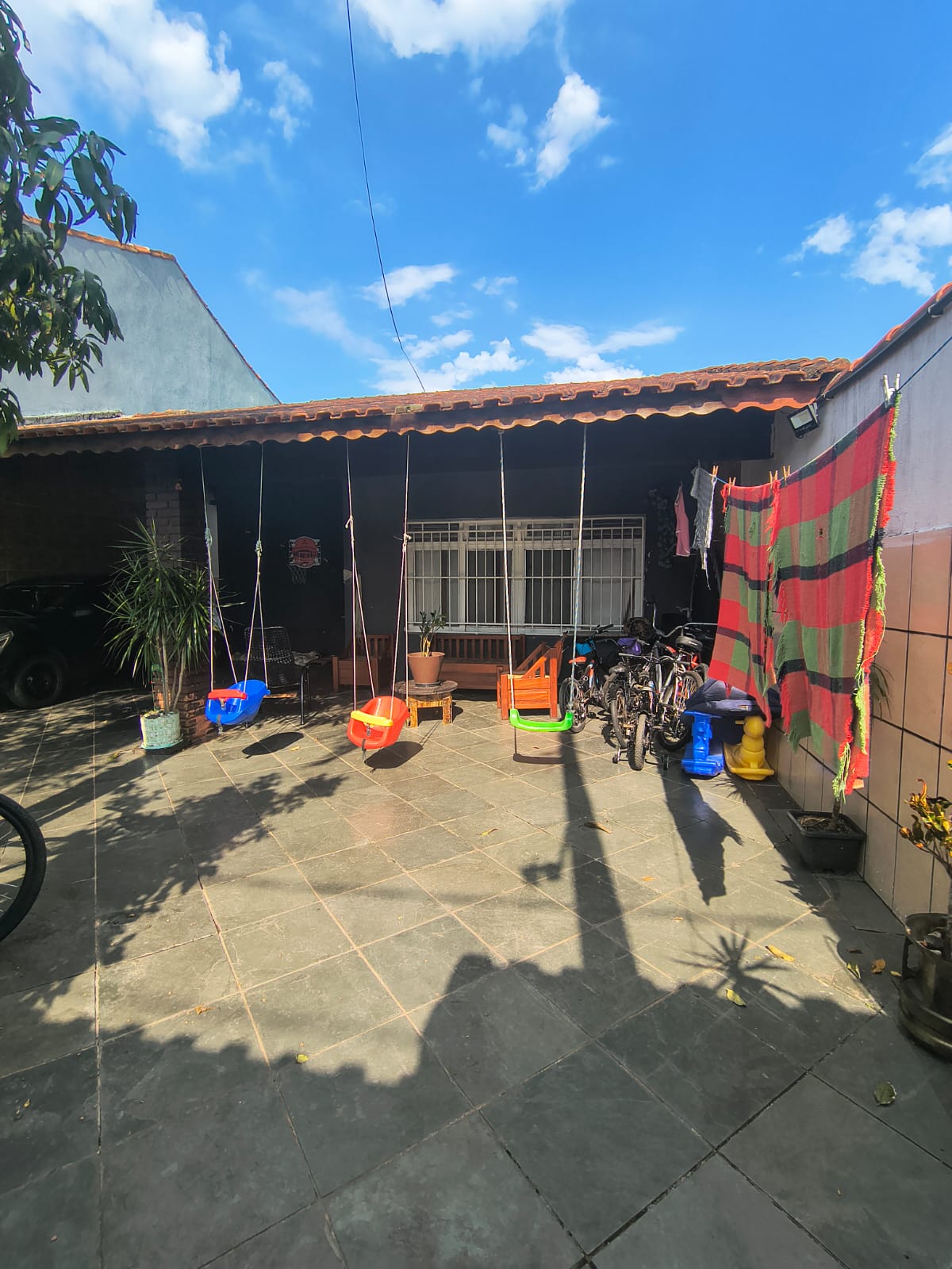 CASA NO BALNEÁRIO GAIVOTA - ITANHAÉM - LADO PRAIA - 350 METROS DO MAR