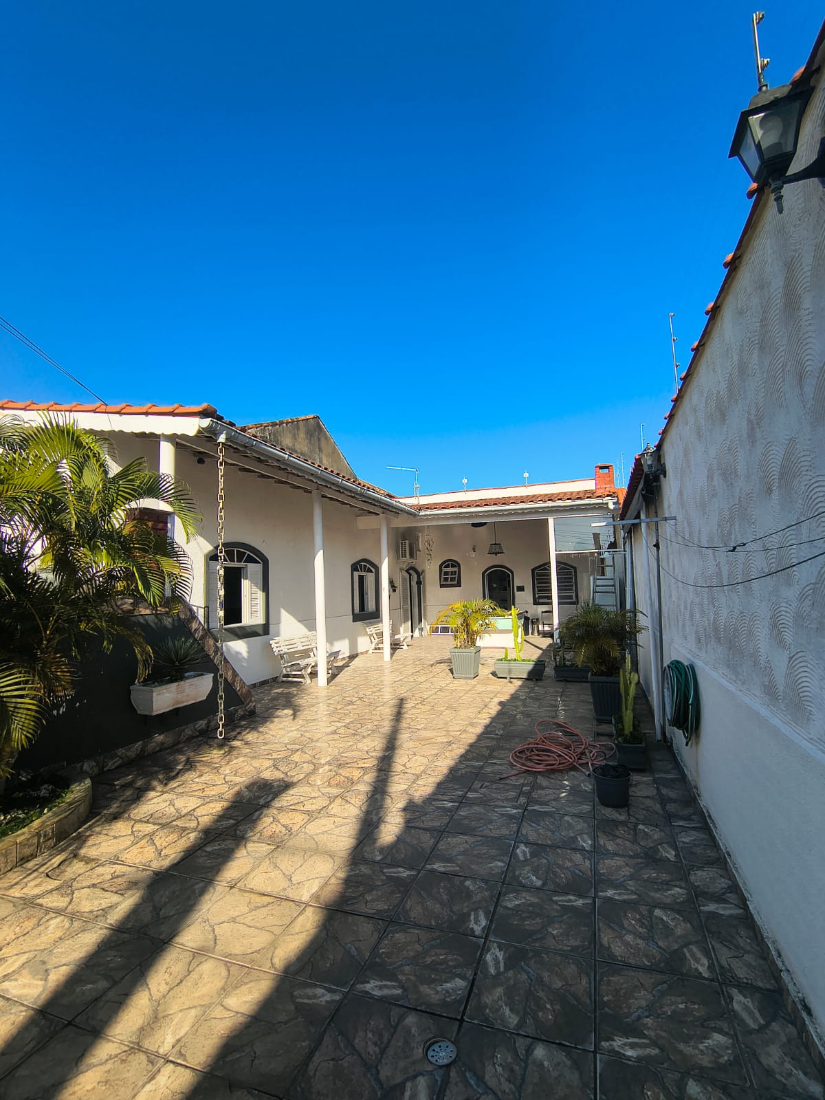 CASA NO BALNEÁRIO GAIVOTA - ITANHAÉM - LADO PRAIA - 200 METROS DO MAR - foto 2