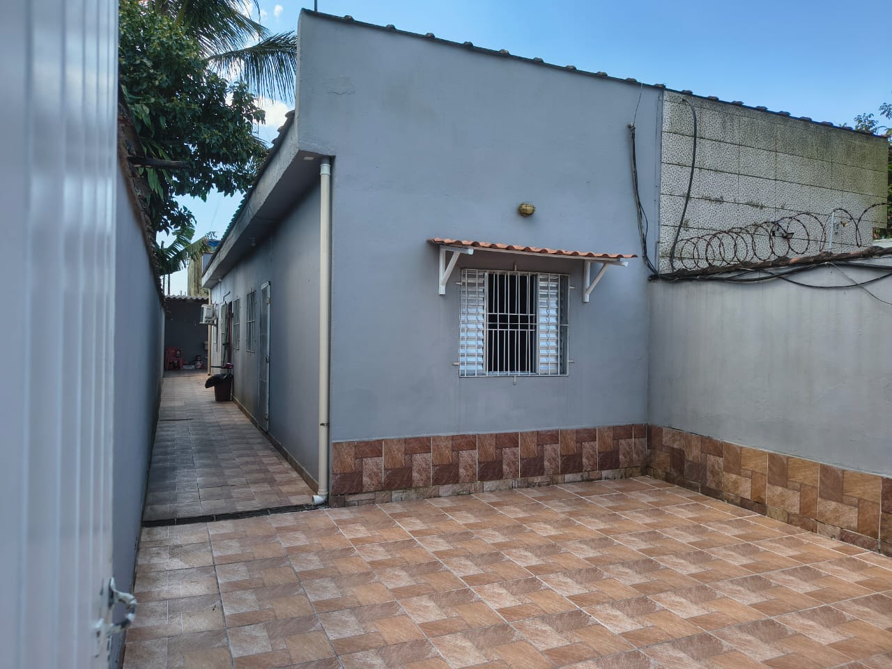 CASA NA FLORIDA MIRIM LADO MORRO - MONGAGUÁ/SP